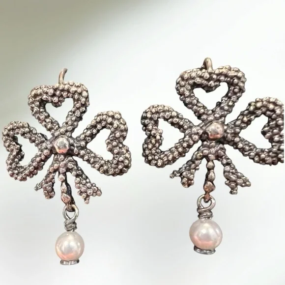 Gucci
Aureco Faux Pearl Drop Earrings - Picture 2 of 6